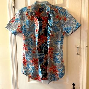 Summer Shirt, great for the beach or party.